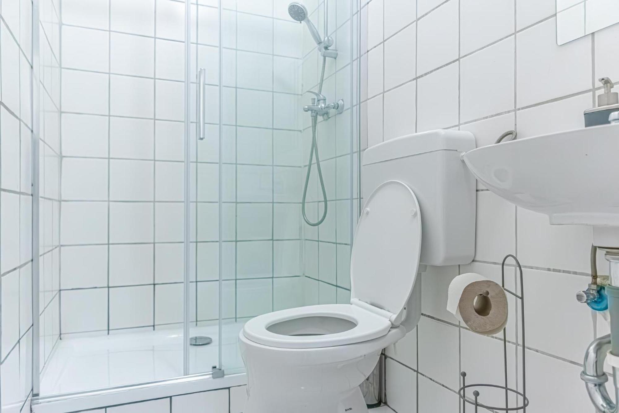 Budget-Friendly 2Br Apt With Great Location Apartment Wina Bagian luar foto