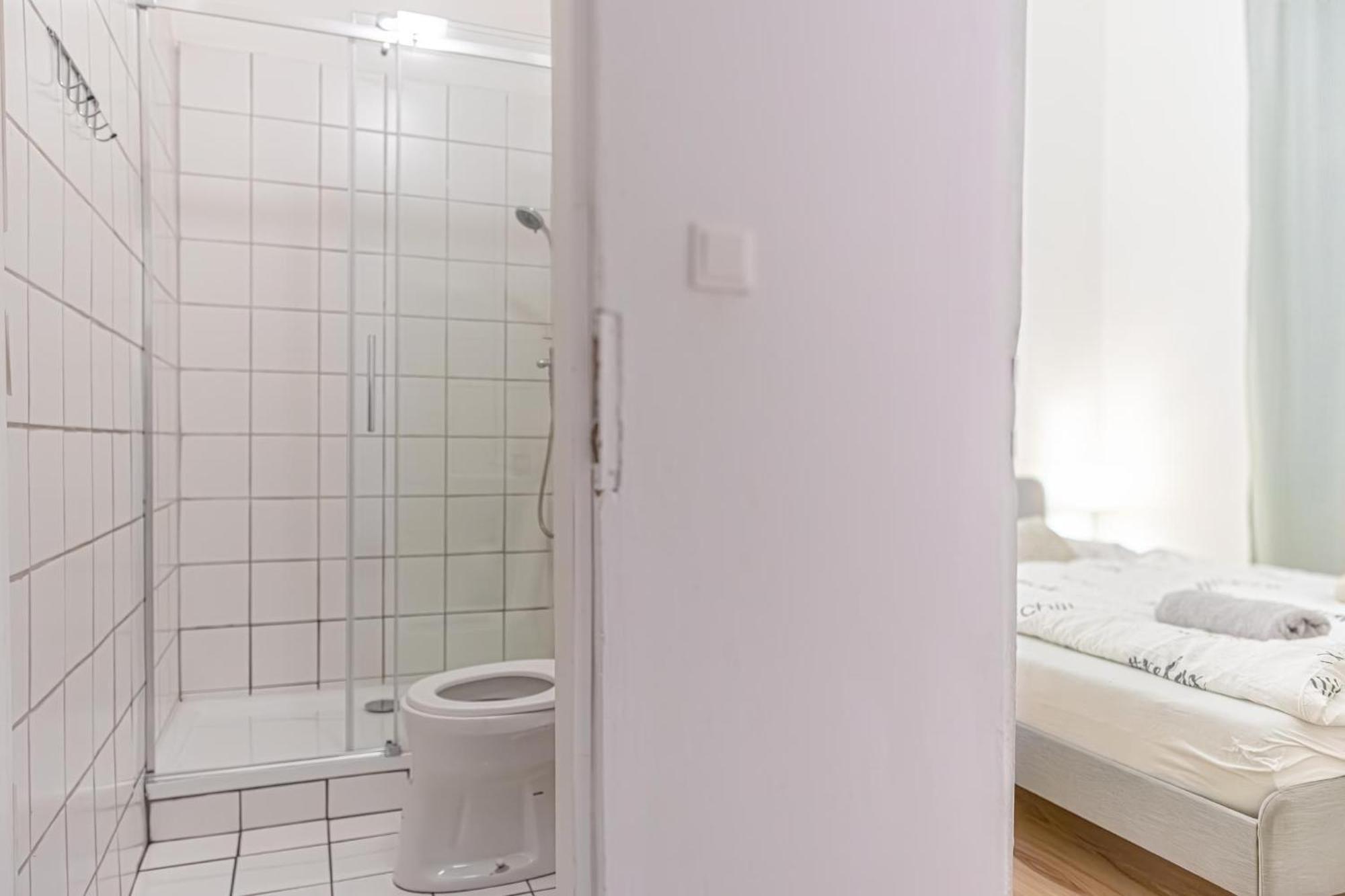 Budget-Friendly 2Br Apt With Great Location Apartment Wina Bagian luar foto