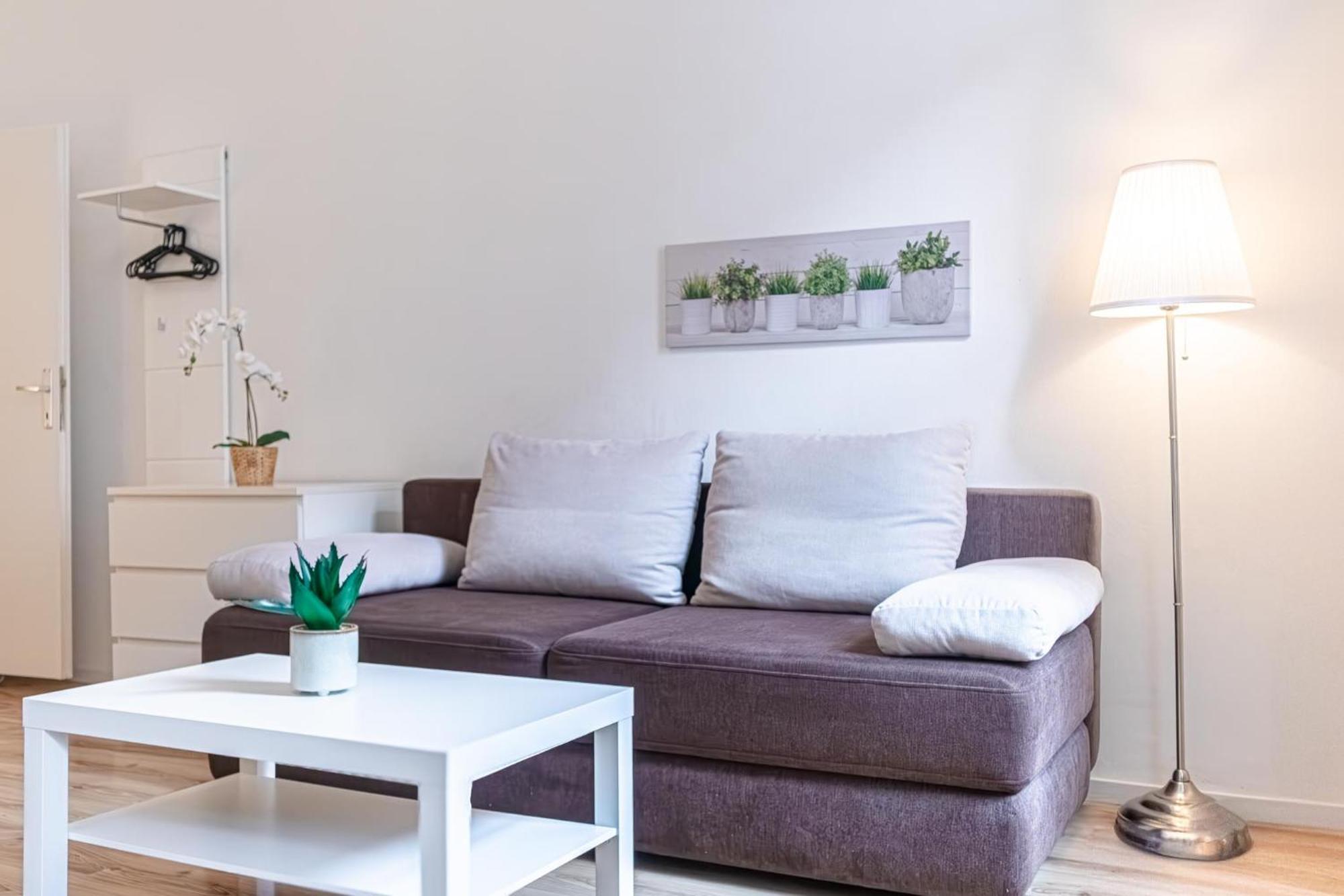 Budget-Friendly 2Br Apt With Great Location Apartment Wina Bagian luar foto